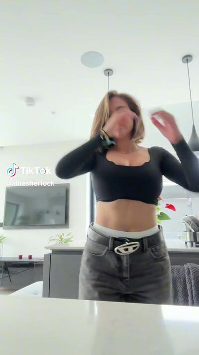 allie-sherlock