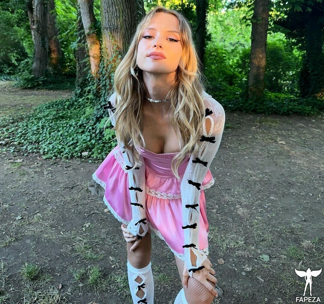 Angèle Van Laeken / angele_vl Nude Leaks OnlyFans Photo #40 - Fapeza