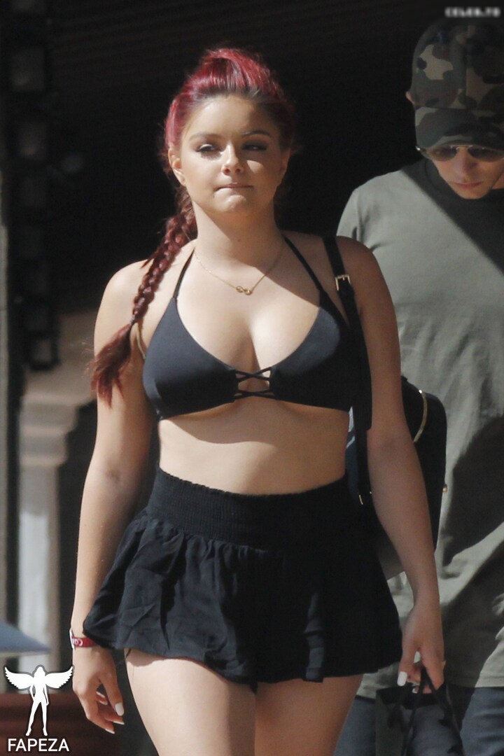 Ariel Winter / arielwinter erome Latest Exclusive Leaked Photos