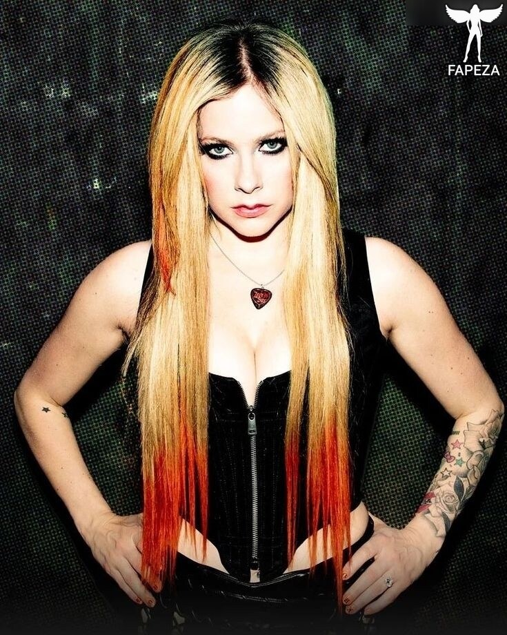 Avril Lavigne / AvrilLavigne erome Latest Exclusive Leaked Photos