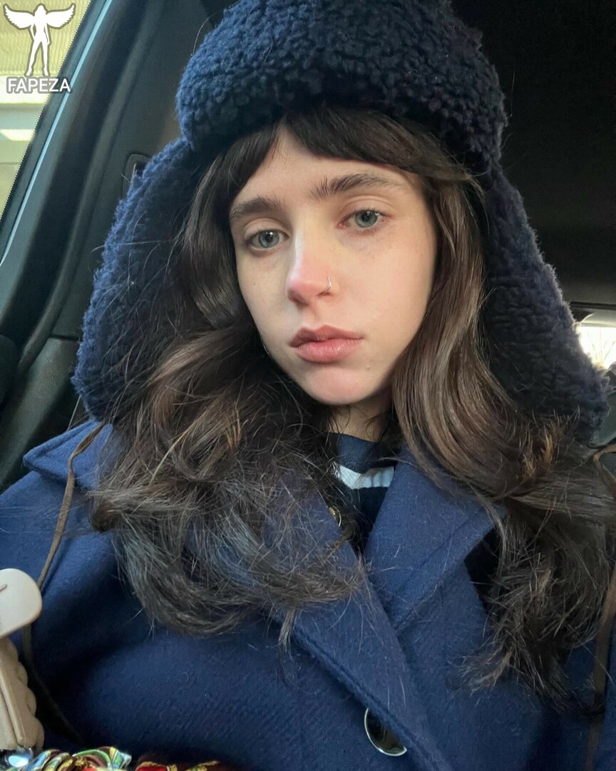 Claire Cottrill / Clairo erome Latest Exclusive Leaked Photos