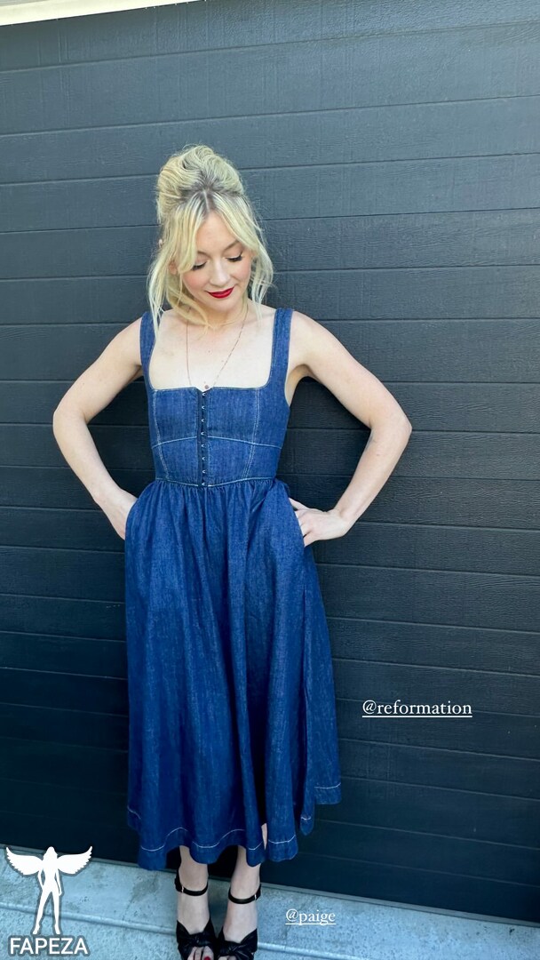 Emily Kinney / emmykinney / https: erome Latest Exclusive Leaked Photos