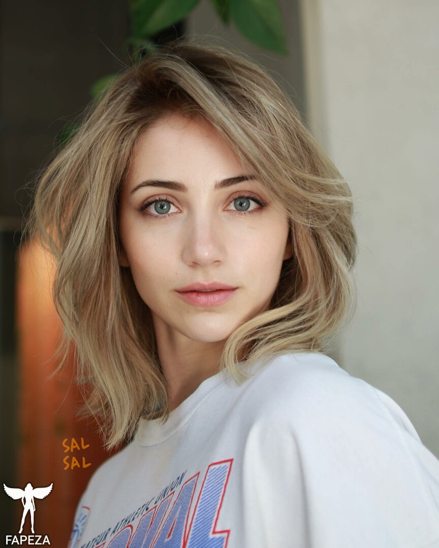 emily-rudd