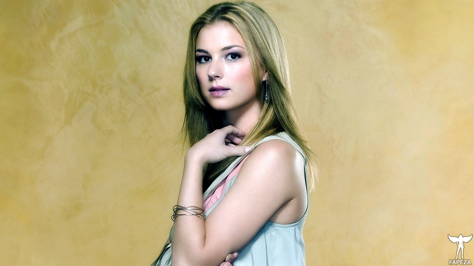 Emily VanCamp / emilyvancamp Nude Leaks Photo #10 - Fapeza