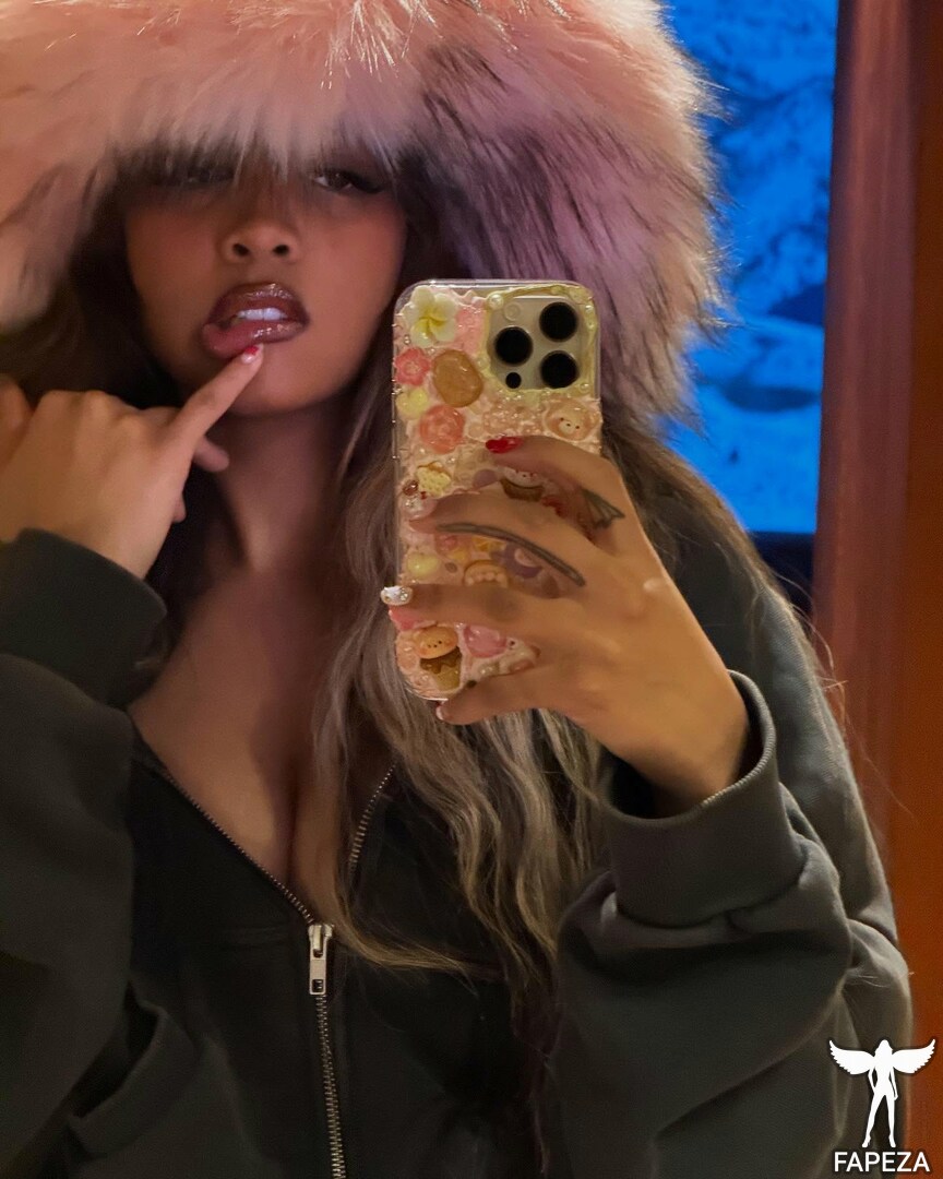 Gabriella Sarmiento Wilson / H.E.R. / hermusicofficial erome Latest Exclusive Leaked Photos