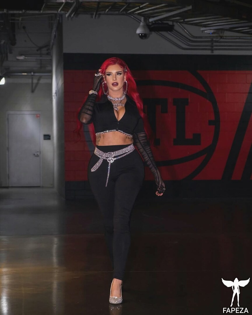 Justina-Valentine