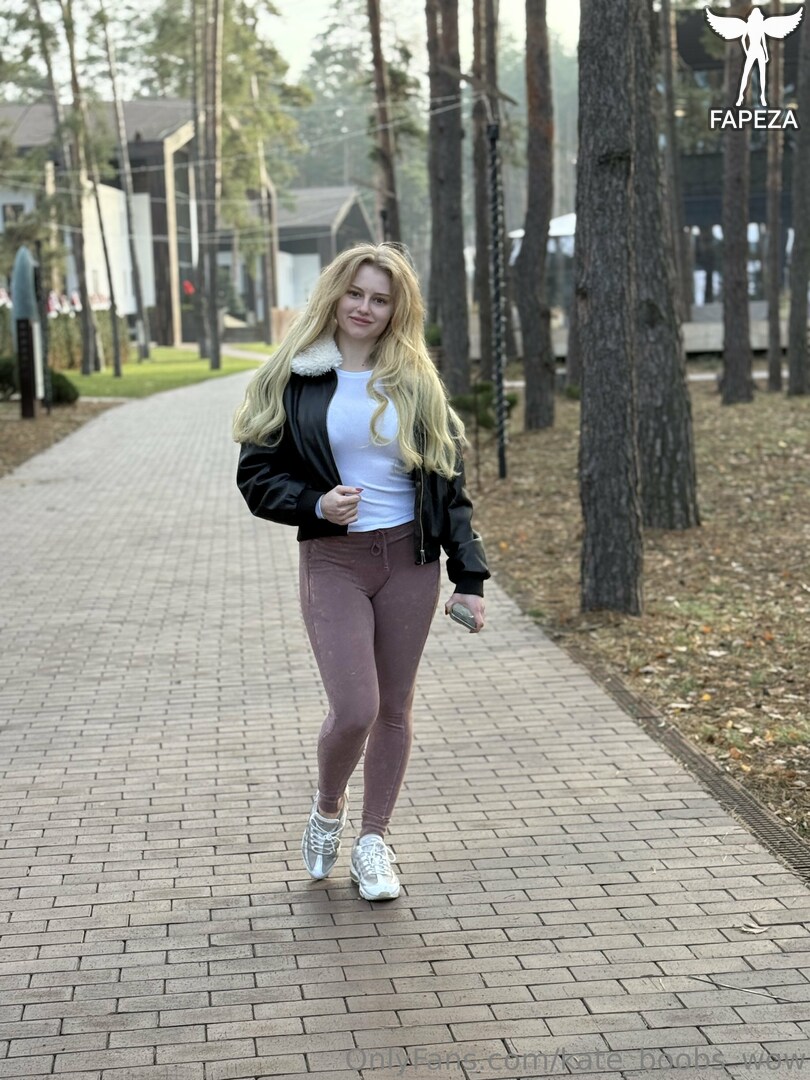 kate_boobs_wow