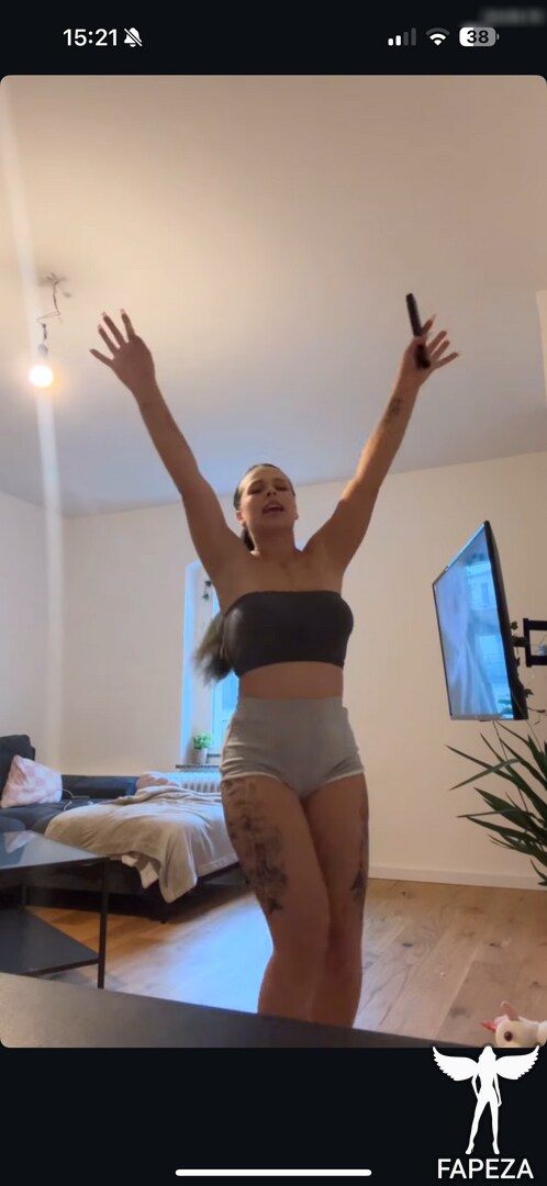 larabttnn