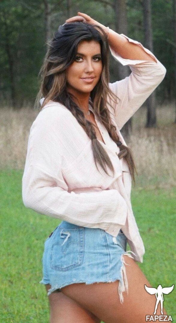 lydia-hollis