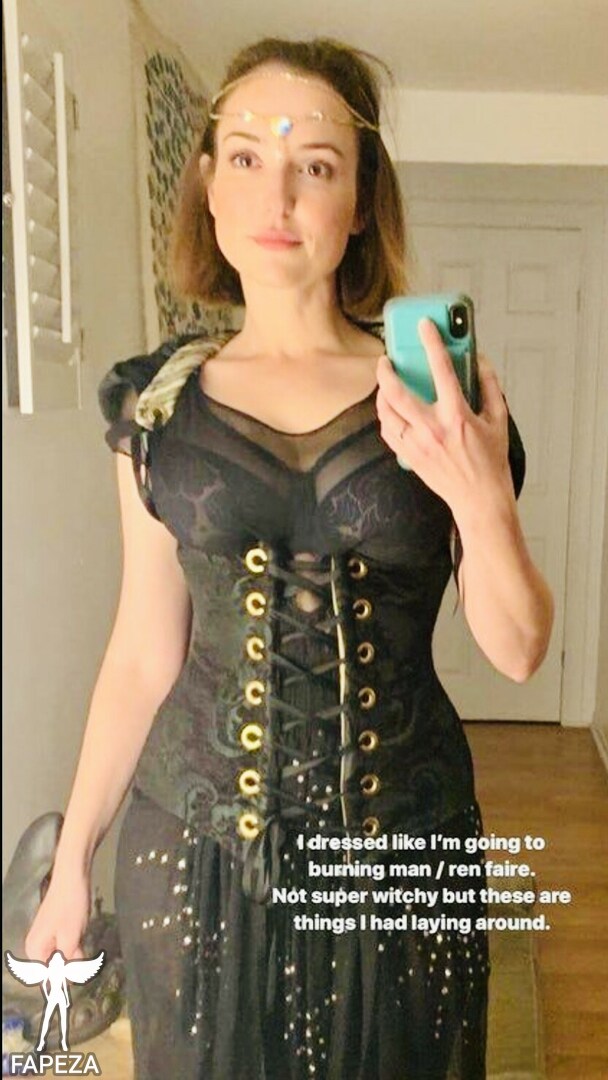 AT&T Girl / Milana Vayntrub / https: / mintmilana erome Latest Exclusive Leaked Photos