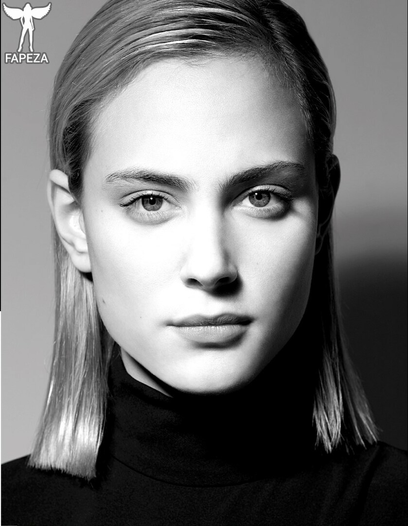 Nora Arnezeder Noraarnezederofficial Nude Leaks Photo 5 Fapeza