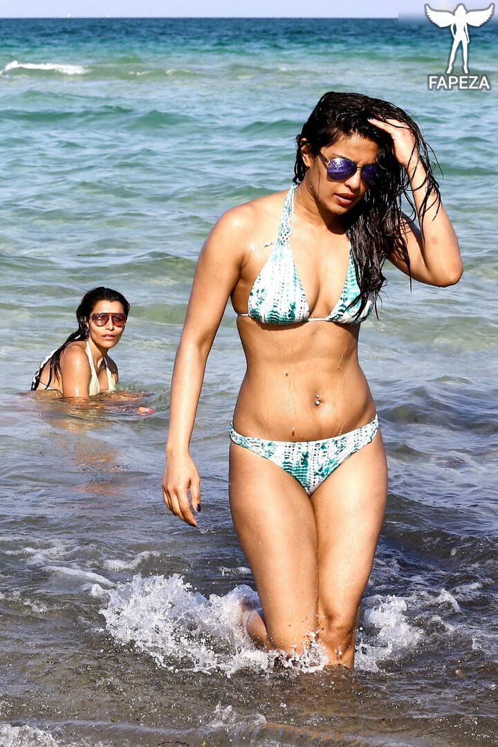 Priyanka Chopra / officialsherlynchopra / priyankachopra erome Latest Exclusive Leaked Photos