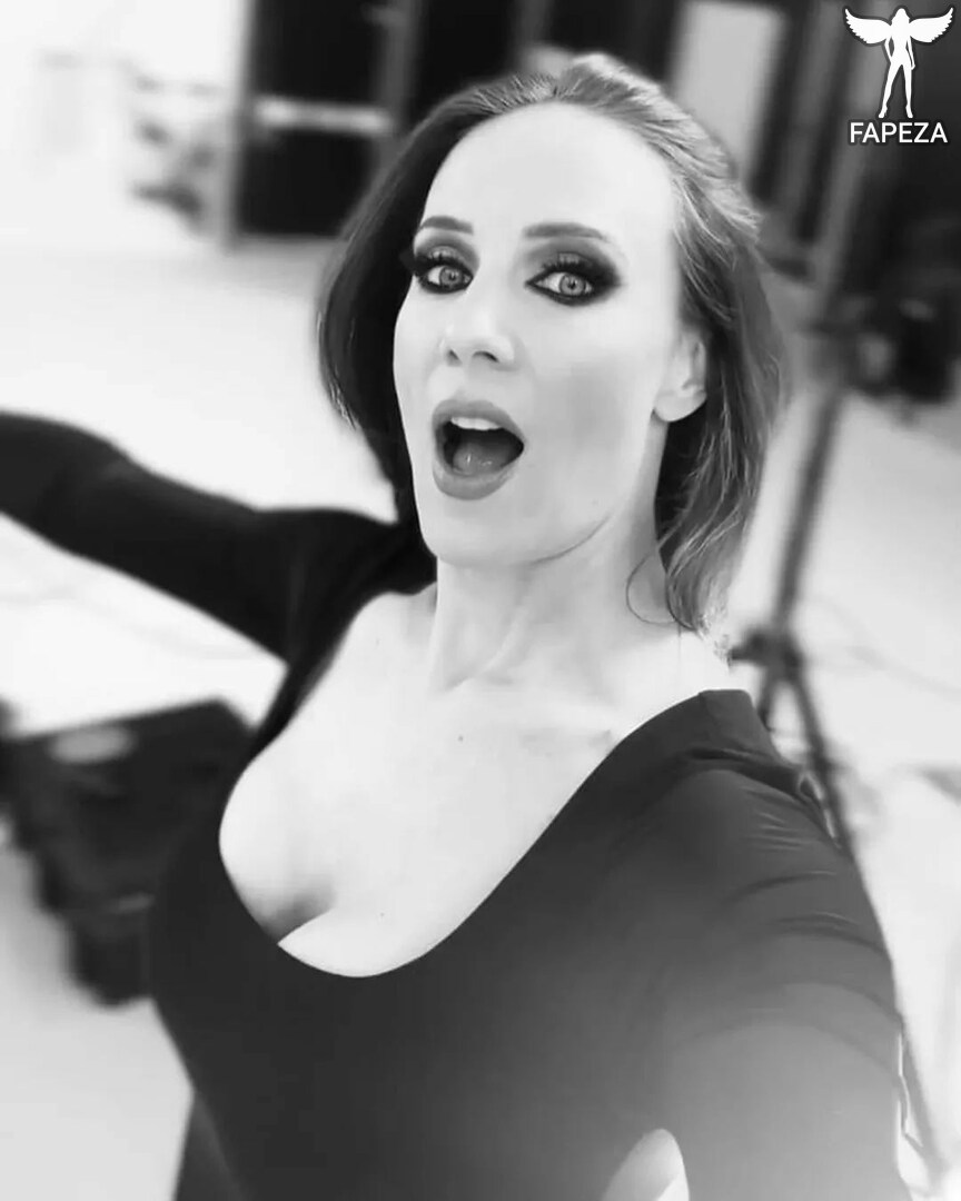 Simone Simons / simonesimons Nude Leaks Patreon Photo #18 - Fapeza