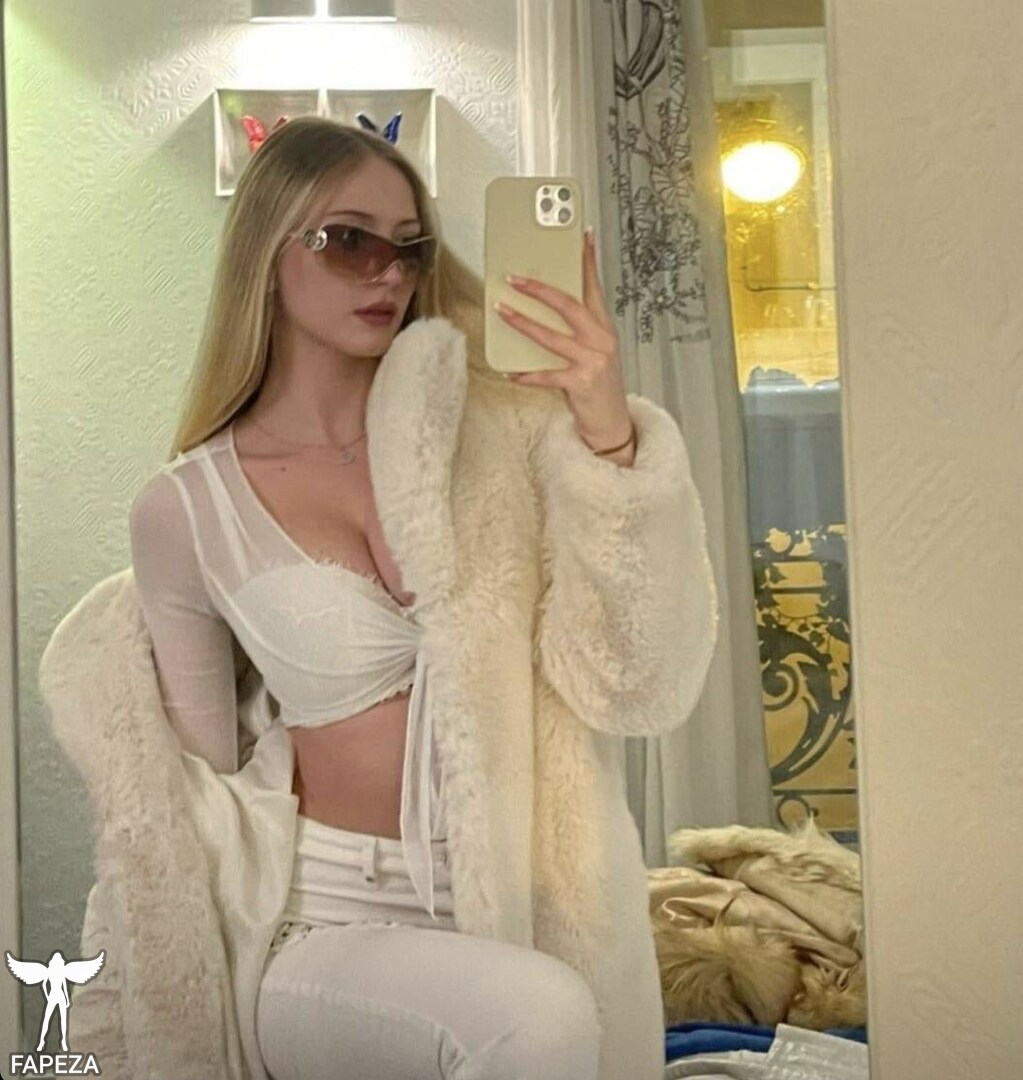 https://fapeza.com/media/s/o/sophia-diamond/1000/sophia-diamond_0139.jpg