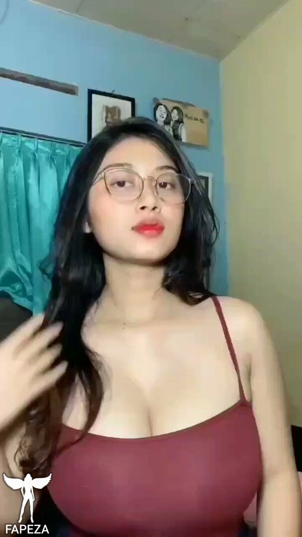 sri-ayu-tarisa