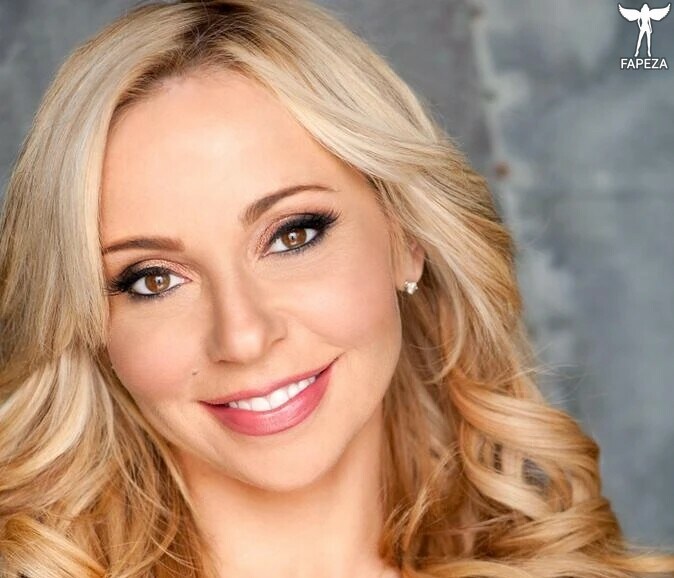 Tara Strong / tarastrong erome Latest Exclusive Leaked Photos