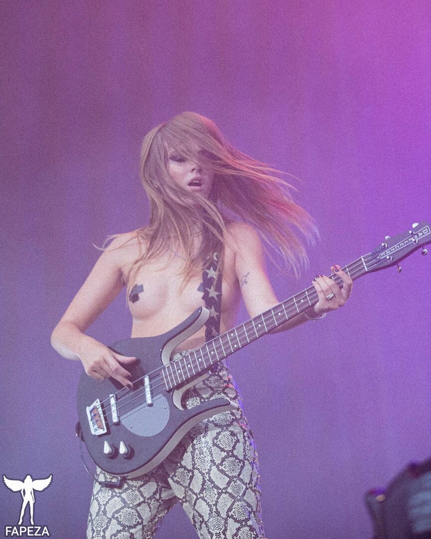 Maneskin bassist / Victoria Nude Leaks Photo #39 - Fapeza